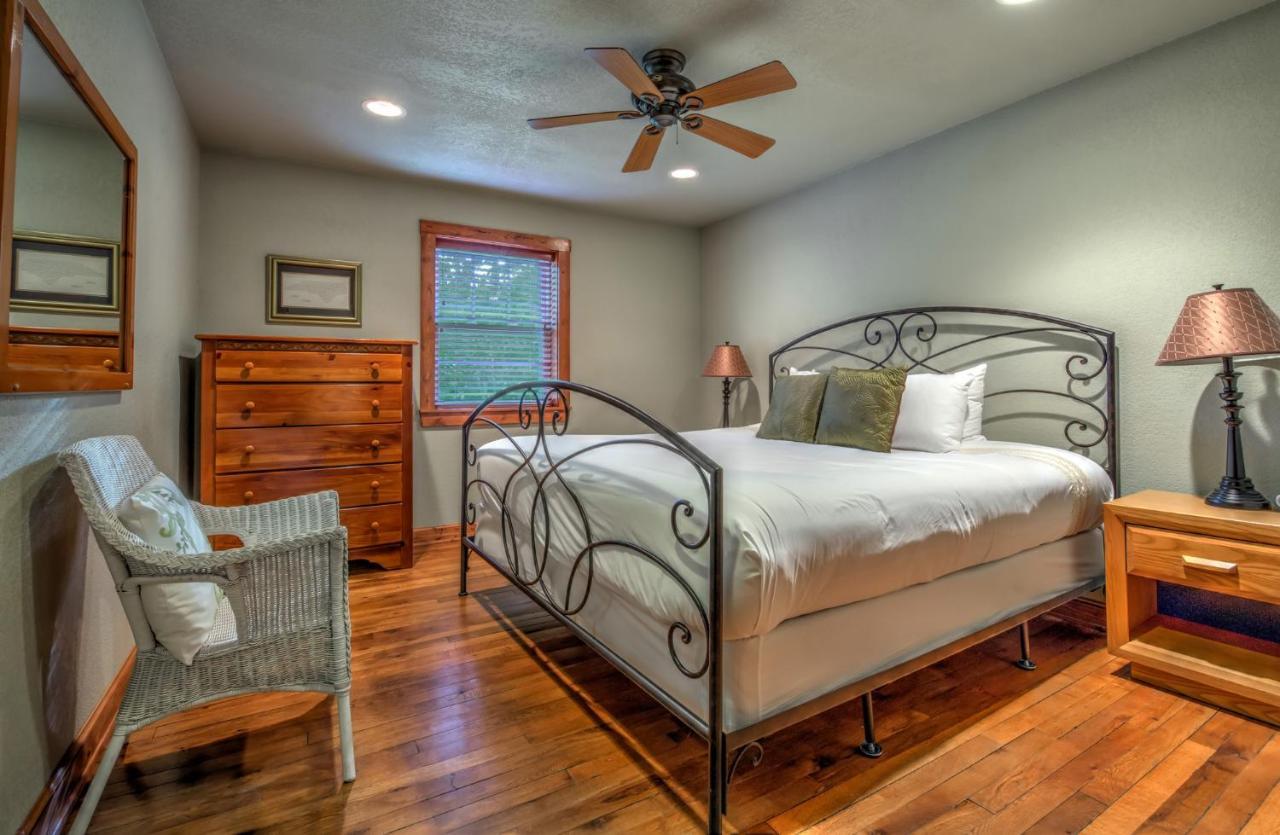 Linville Falls Lodge & Cottages מראה חיצוני תמונה